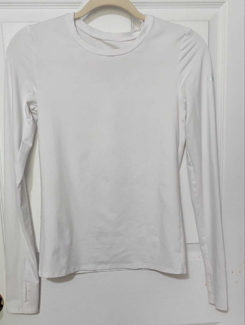 ALO Yoga White Long Sleeve Top with Grey Logo - Picture 2 of 4